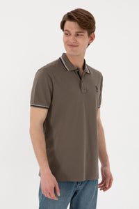 Tricou Polo Bărbați Maro Cu Detalii Guler Și Logo Brodat