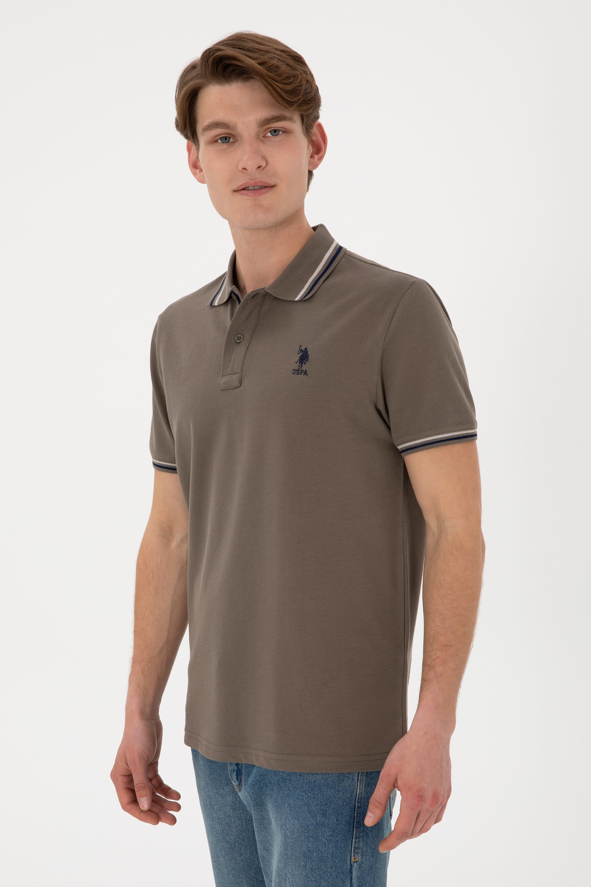 Tricou Polo Bărbați Maro Cu Detalii Guler Și Logo Brodat