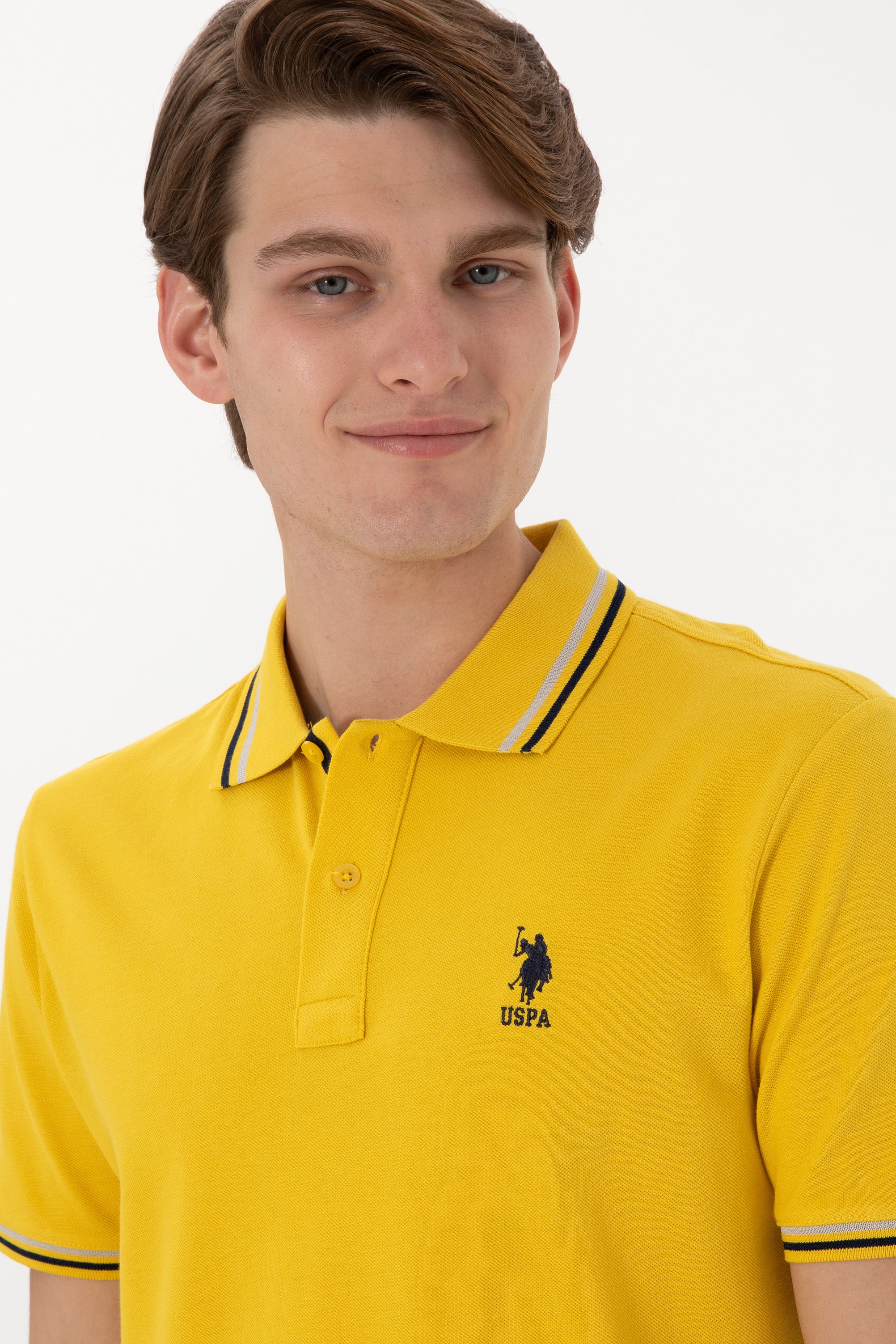 Tricou Polo Bărbați Galben Cu Detalii Guler Și Logo Brodat