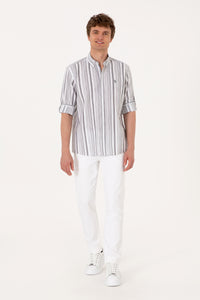 Cămașă Bărbați Pe Alb Cu Dungi Gri Și Logo Discret