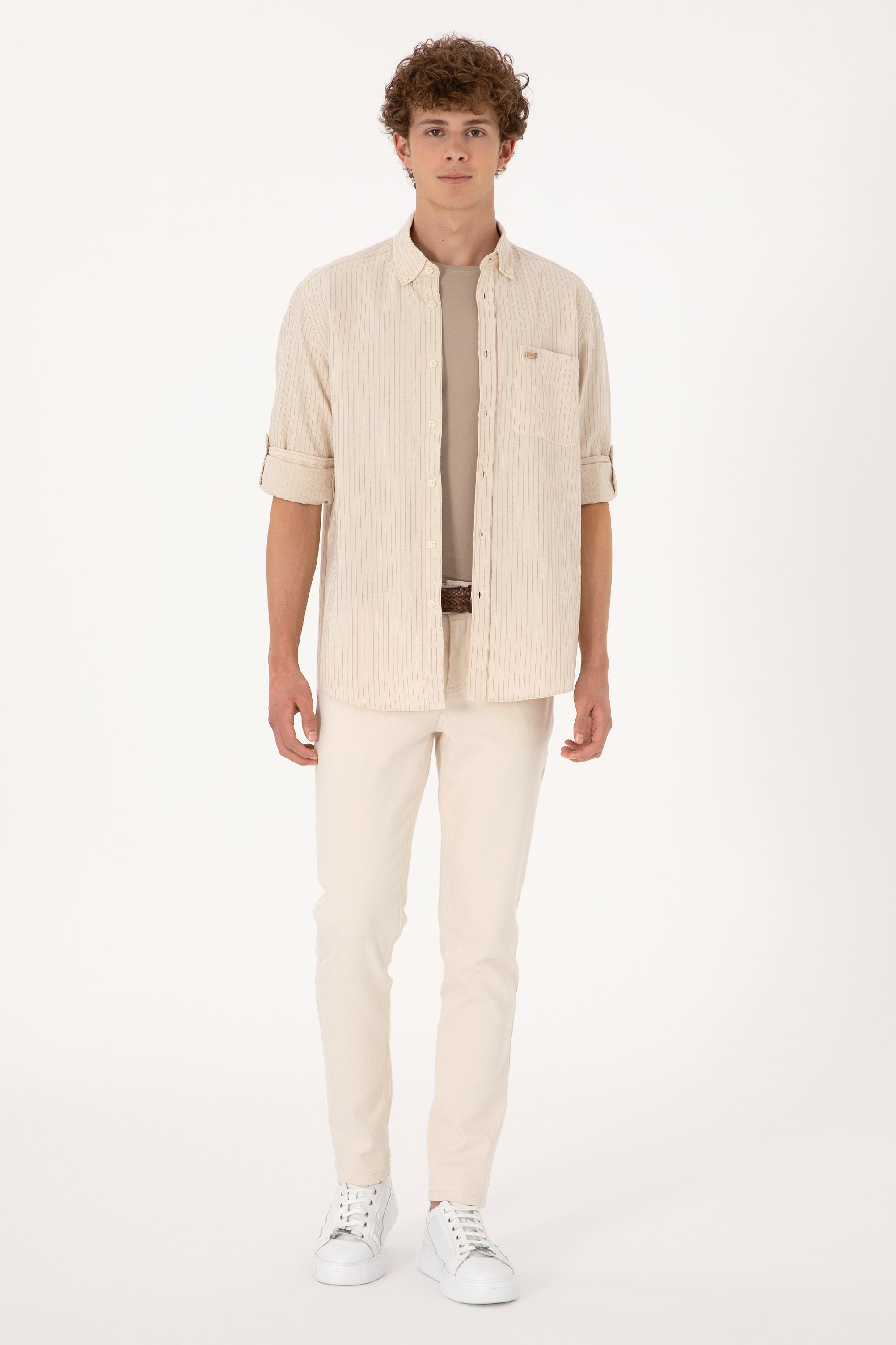 Cămașă Bărbați Pe Bej Cu Dungi Și Logo Aplicat