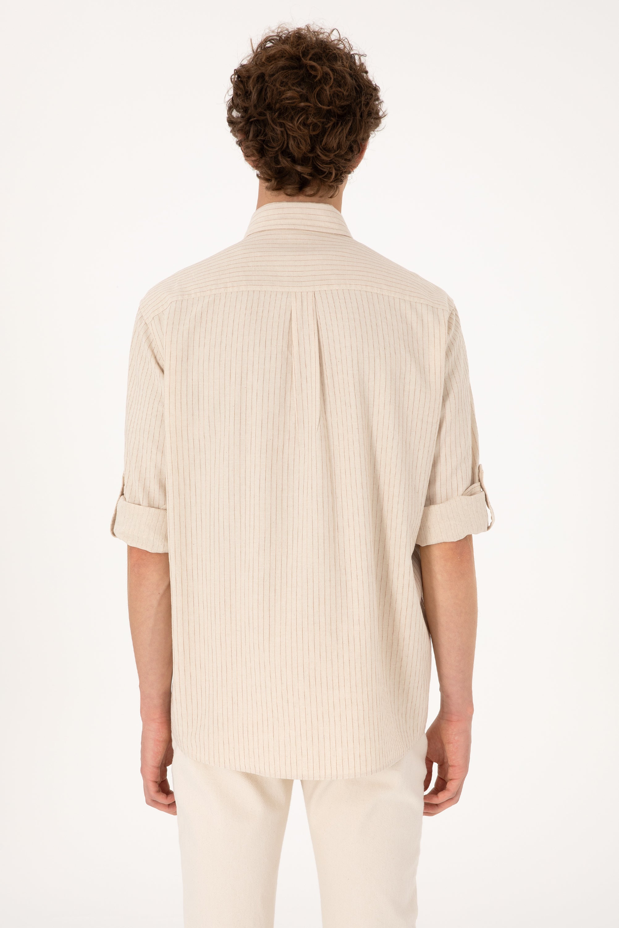 Cămașă Bărbați Pe Bej Cu Dungi Și Logo Aplicat