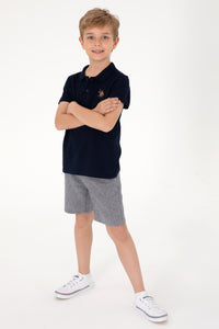 Tricou Polo Băieți Pe Bleumarin Cu Logo Colorat