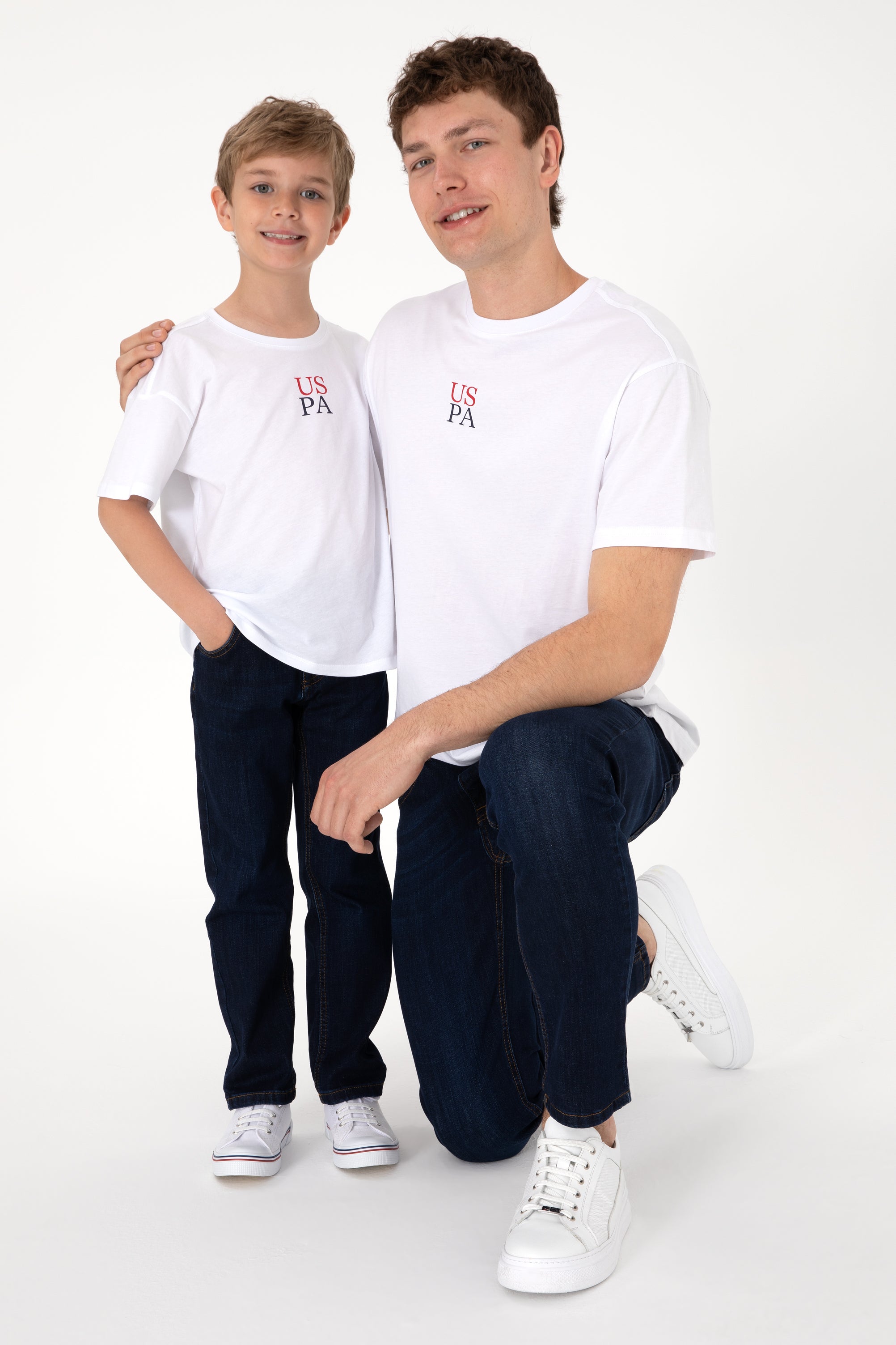 Tricou Băieți Alb Cu Guler Rotund Și Print USPA