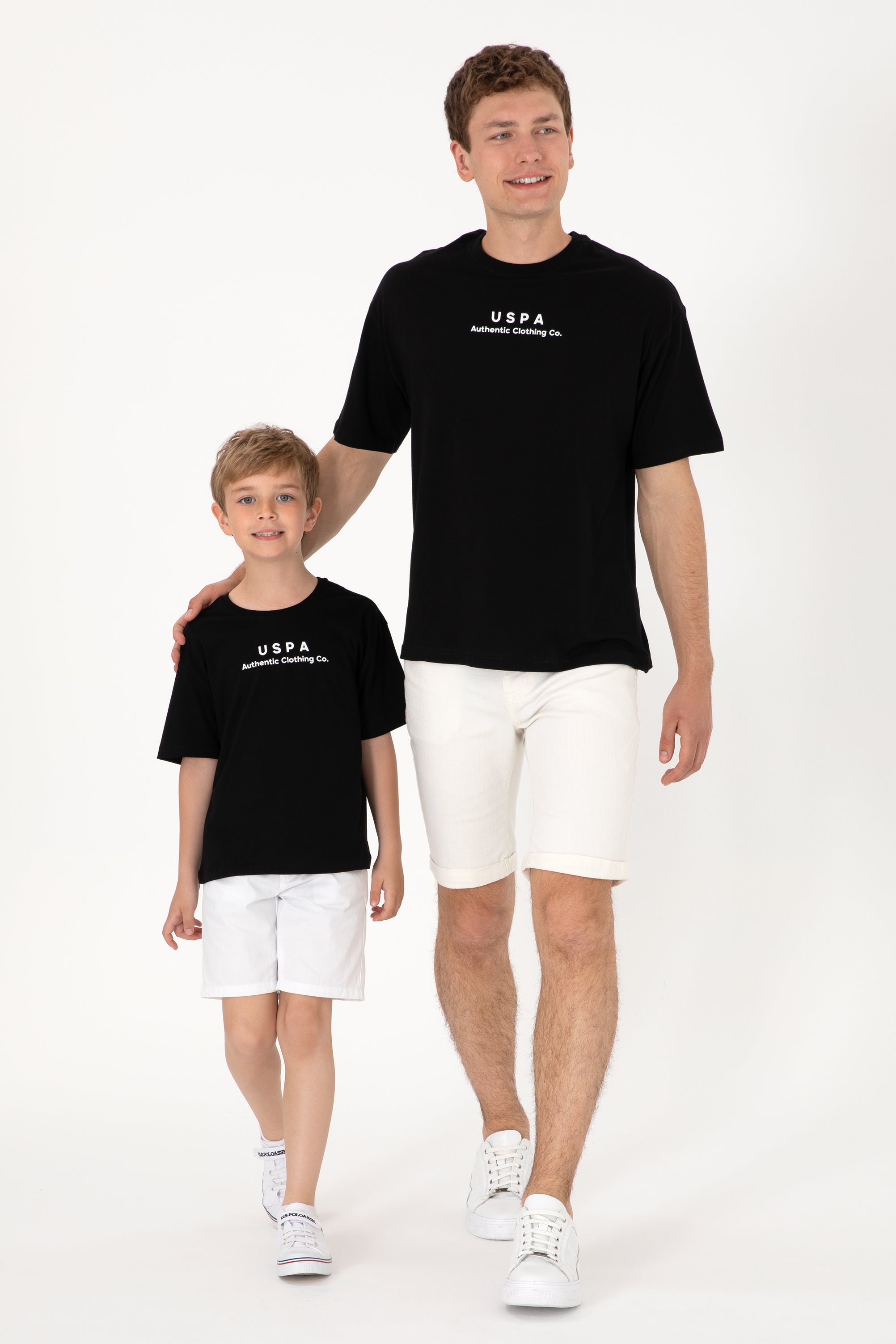 Tricou Băieți Negru Oversize Cu Guler Rotund Și Logo USPA 