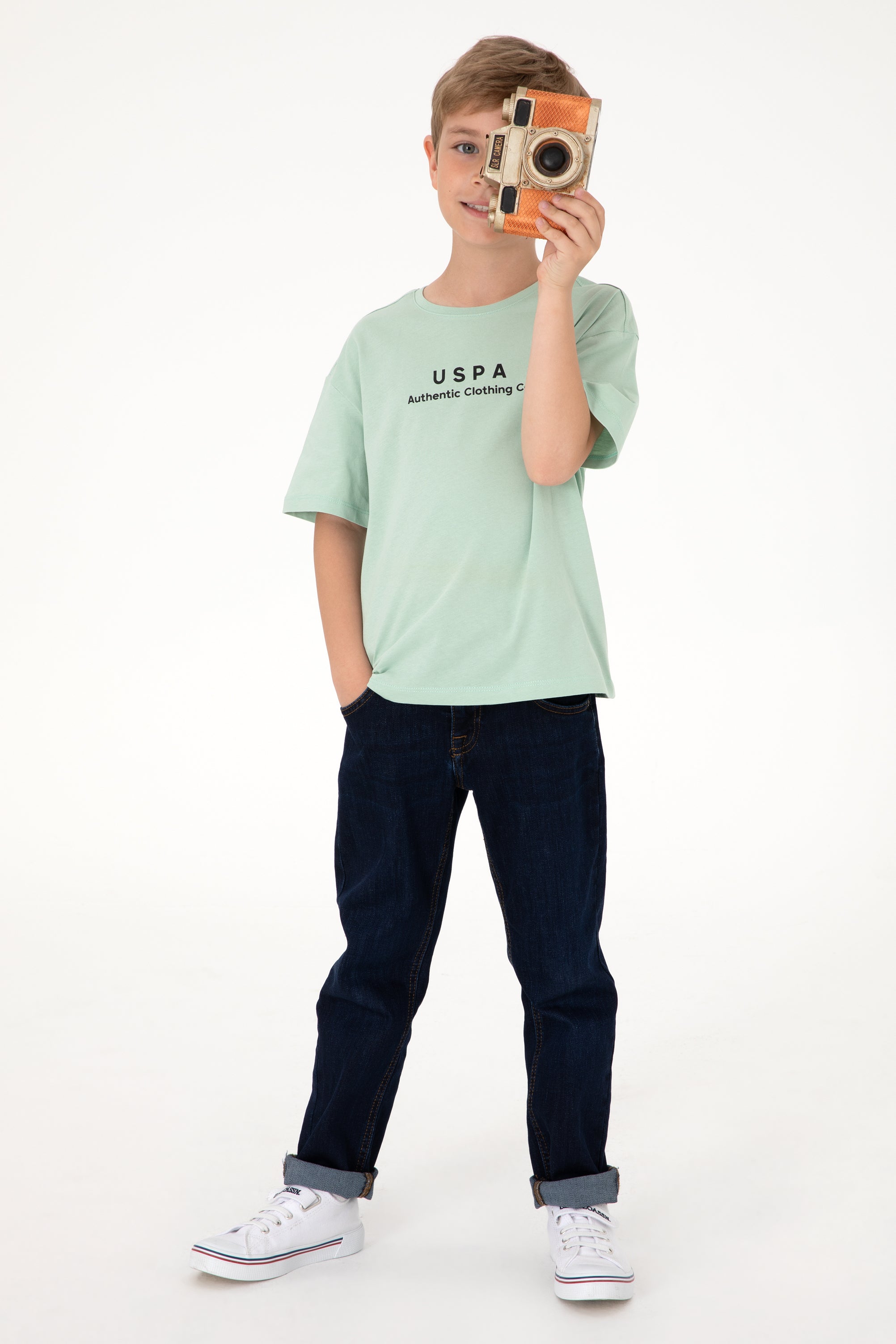 Tricou Băieți Verde Pal Oversize Cu Guler Rotund Și Logo USPA 