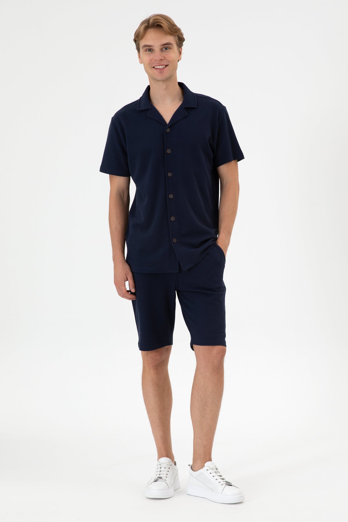 Pantaloni Scurți Bărbați Pe Bleumarin Cu Textură