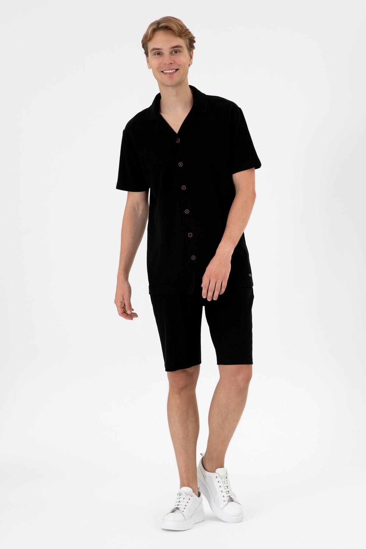 Pantaloni Scurți Bărbați Pe Negru Cu Textură