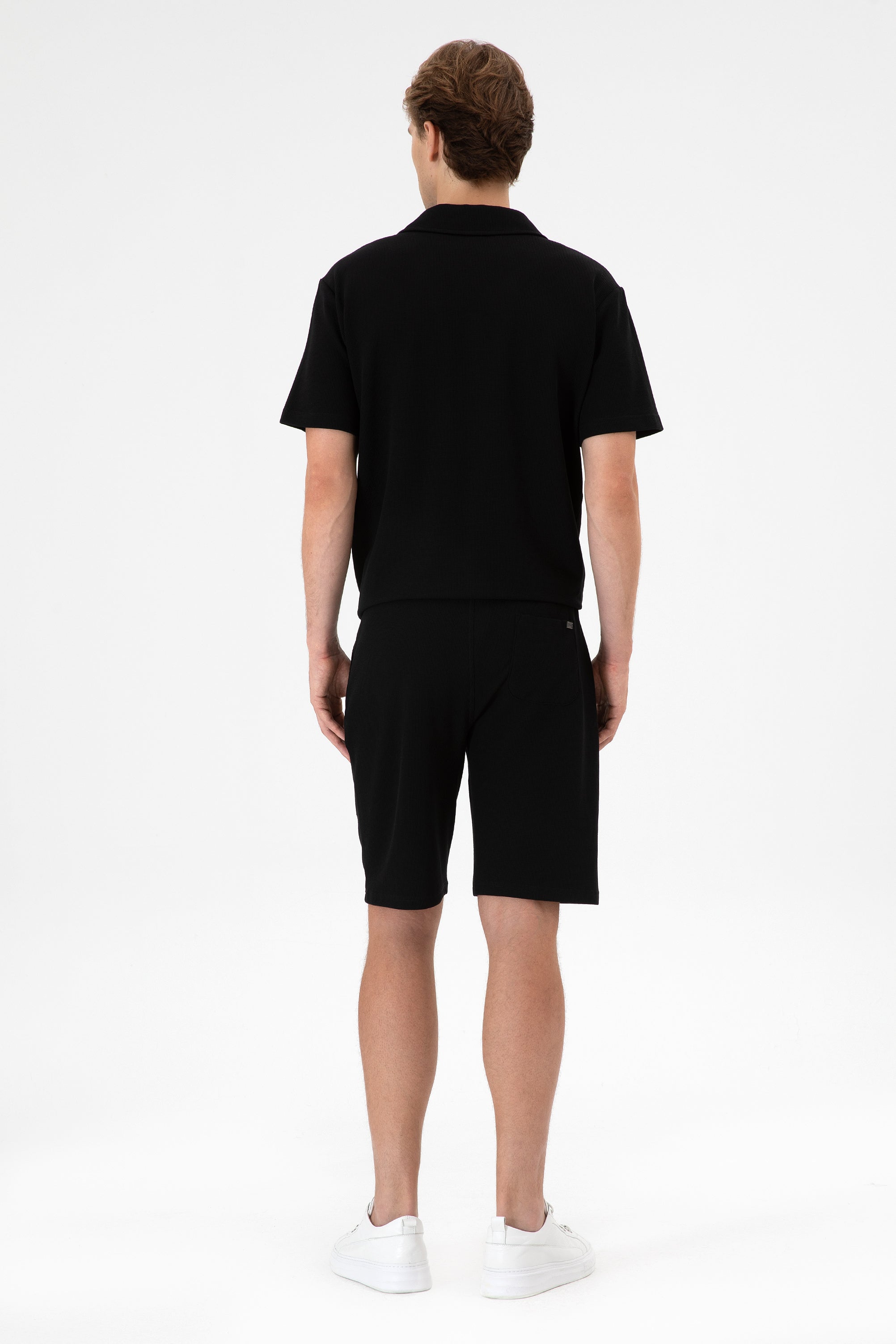 Pantaloni Scurți Bărbați Pe Negru Cu Textură