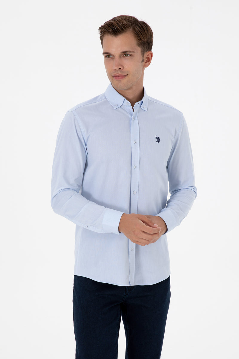 Camasa Barbat Pe Albastru Deschis Cu Logo Brodat Si Nasturi La Guler
