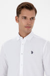 Camasa Barbat Pe Alb Cu Logo Brodat Si Nasturi La Guler