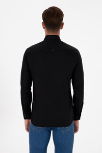 Camasa Barbat Pe Negru Cu Logo Brodat Si Nasturi La Guler