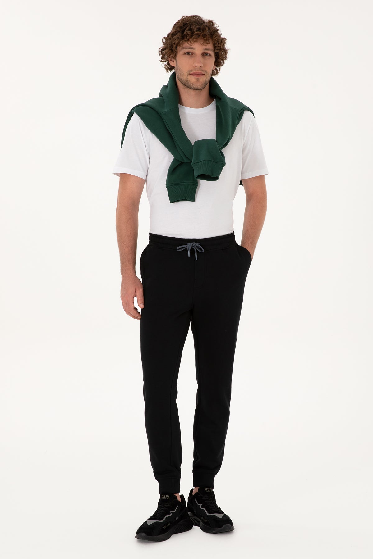 Pantaloni Tip Jogger Barbat Pe Negru Cu Logo