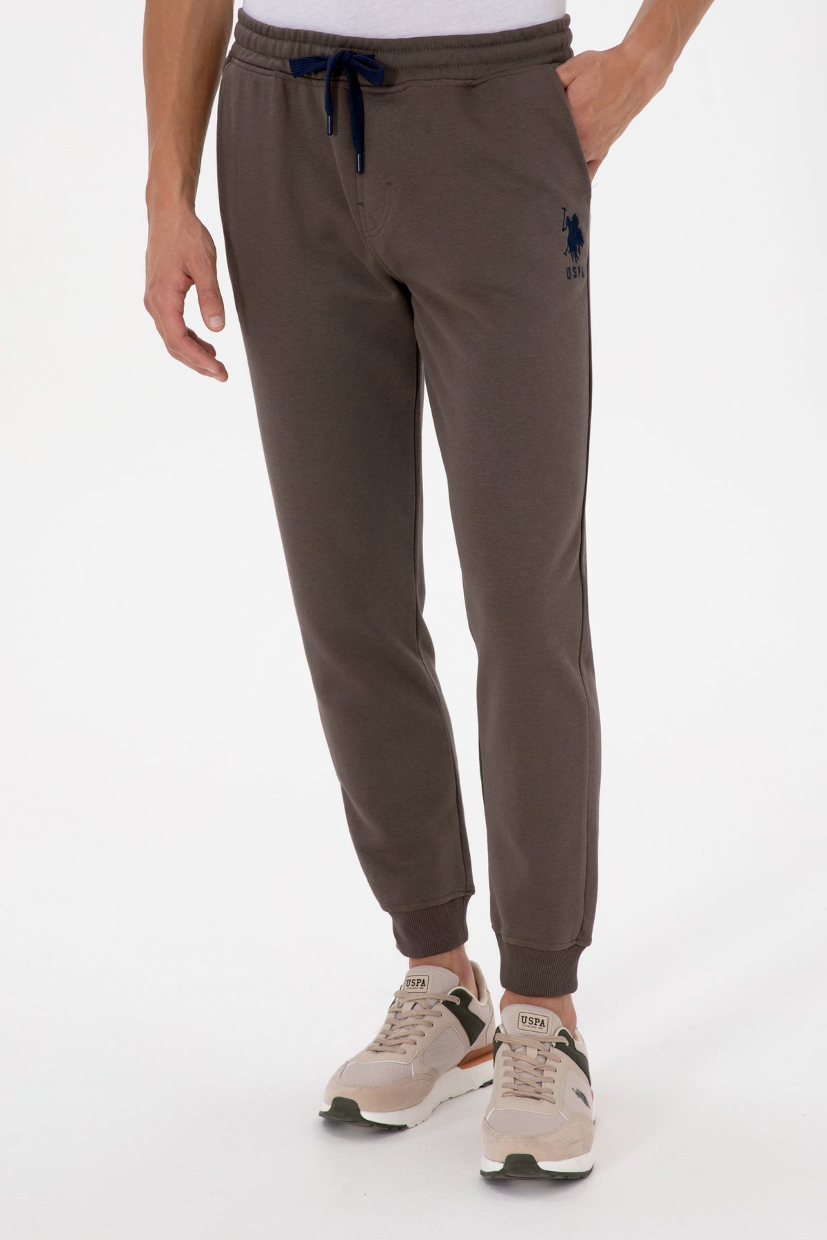 Pantaloni Tip Jogger Barbat Pe Gri Inchis Cu Logo