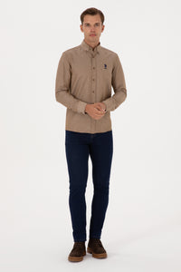 Camasa Barbat Pe Maro Deschis Cu Logo Brodat