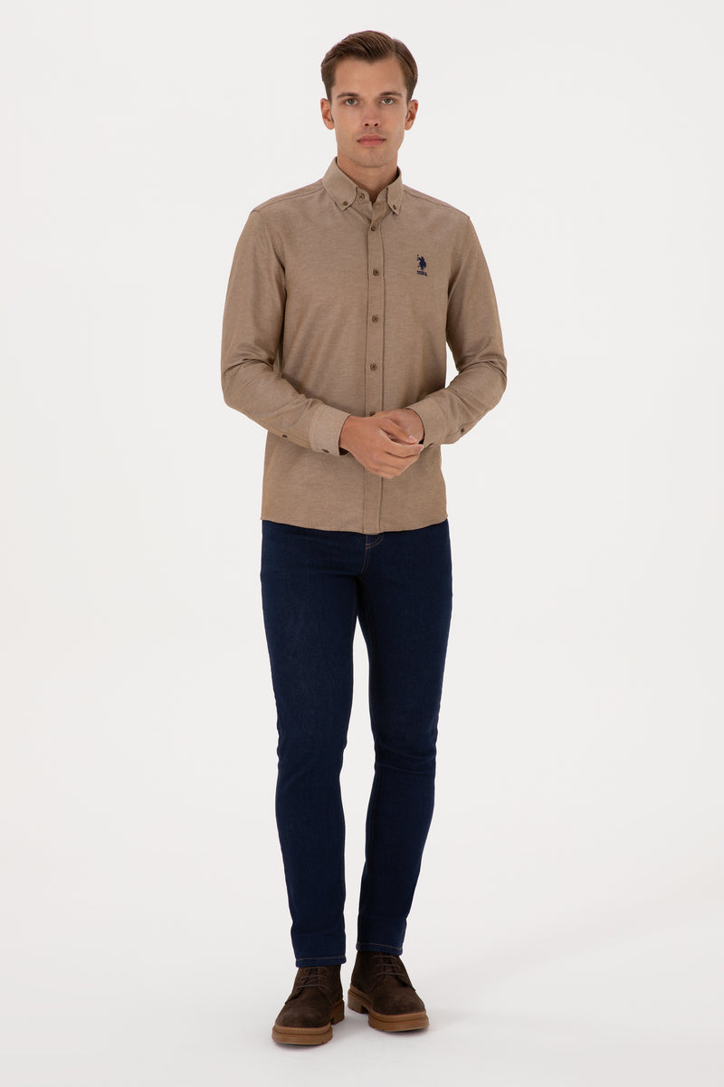 Camasa Barbat Pe Maro Deschis Cu Logo Brodat