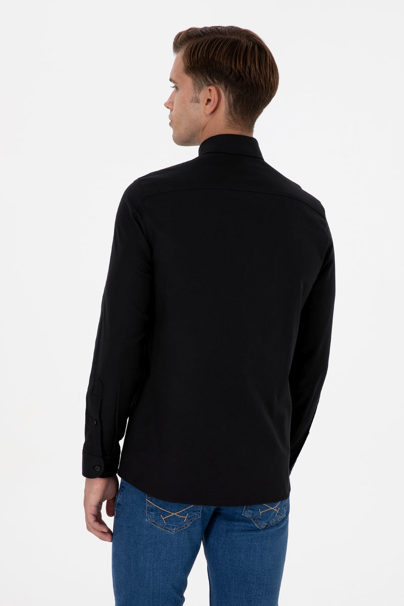 Camasa Barbat Pe Negru Cu Textura Fina Si Logo Brodat