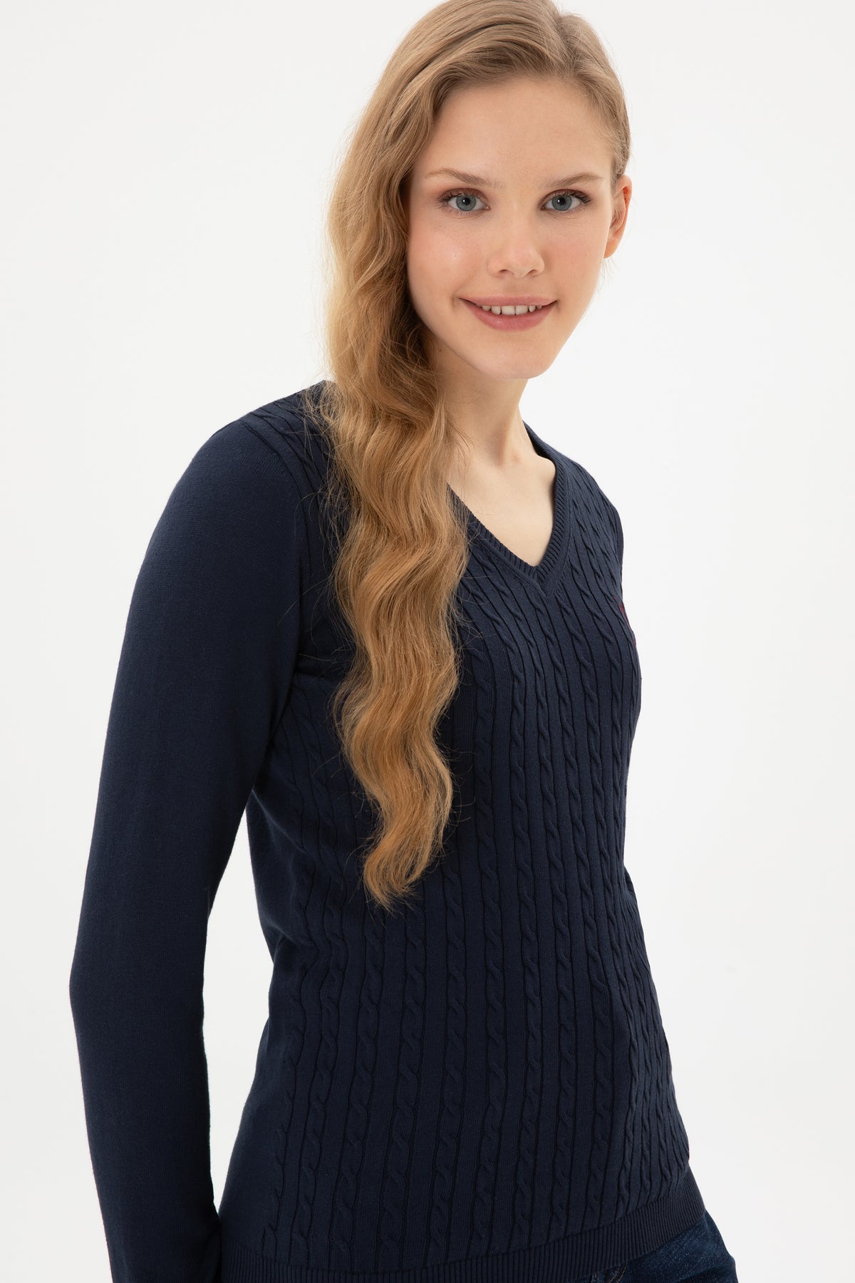 Pulover Dama Pe Bleumarin Cu Guler In V Si Textura Cable