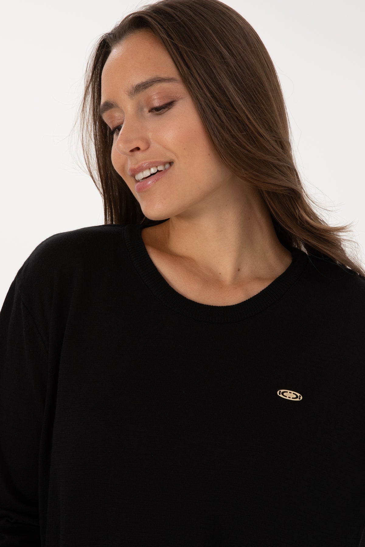 Pulover Supradimensionat Dama Pe Negru Cu Logo Placuta