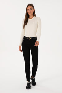 Pulover Dama Pe Bej Cu Guler Rotund Si Textura Cable