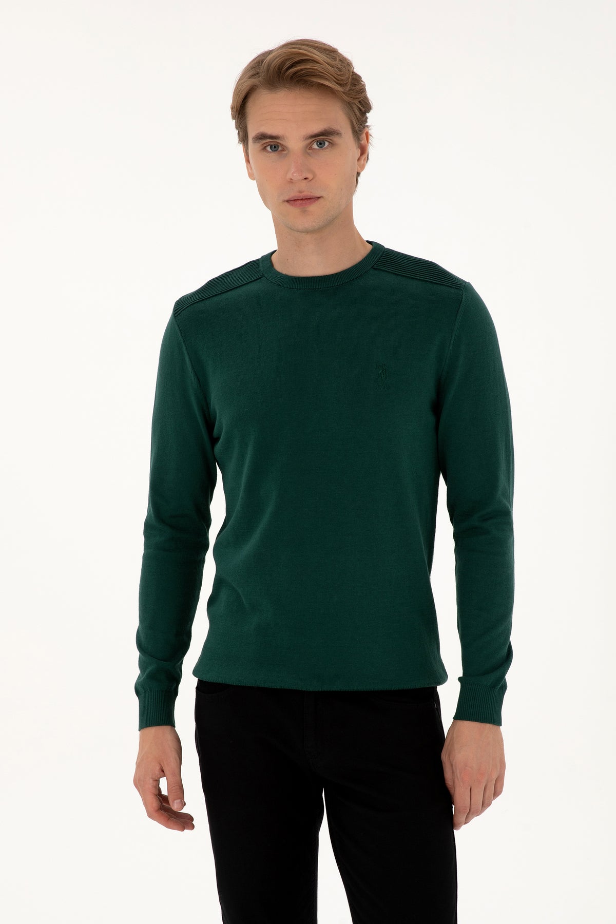 Pulover Barbat Pe Verde Inchis Cu Guler Rotund