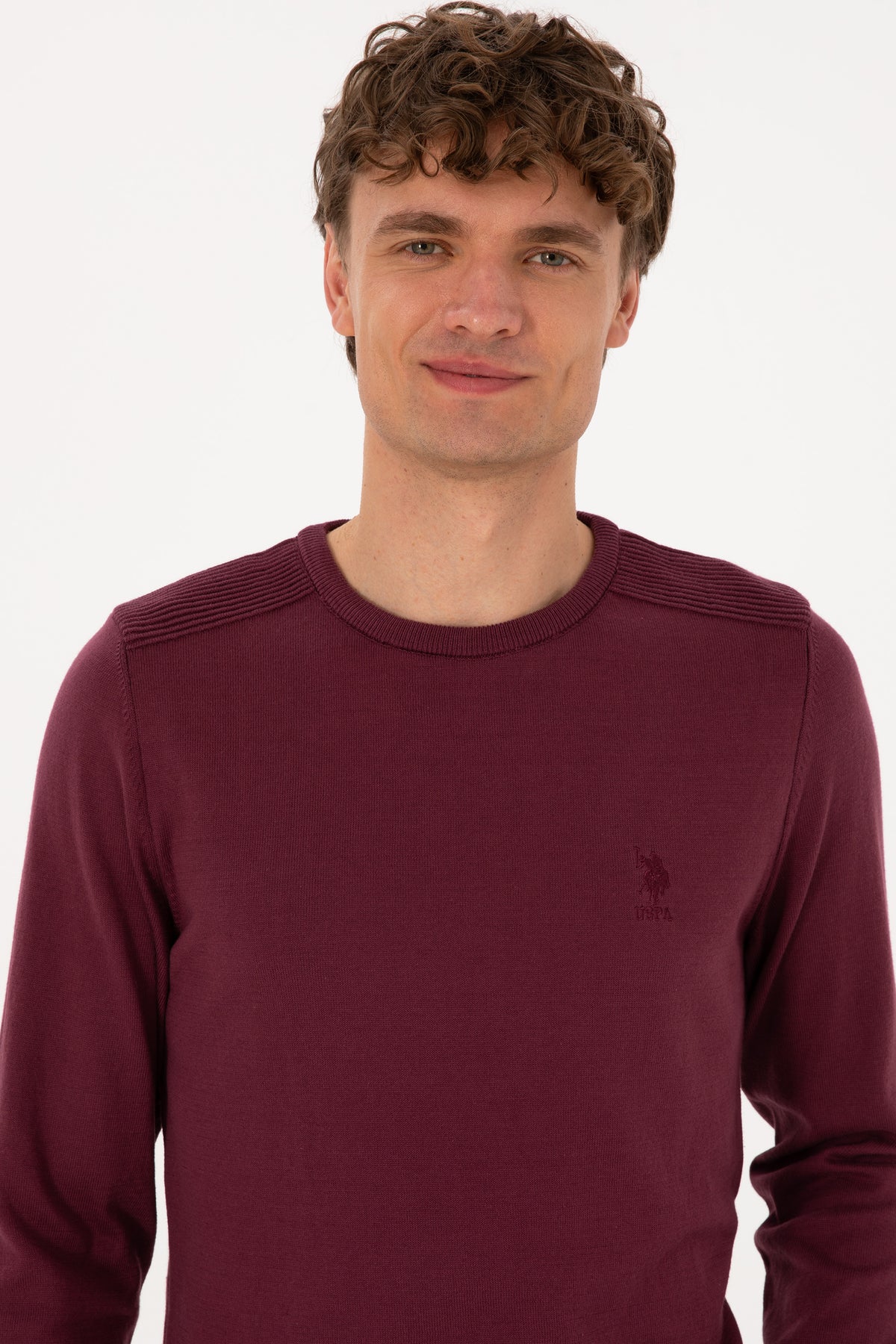 Pulover Barbat Pe Bordo Cu Guler Rotund
