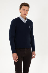 Pulover Barbat Pe Bleumarin Cu Guler In V Si Textura