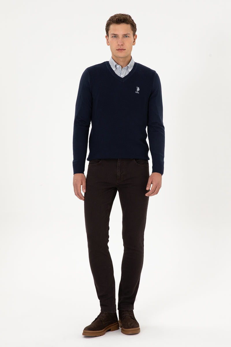 Pulover Barbat Pe Bleumarin Cu Guler In V Si Textura