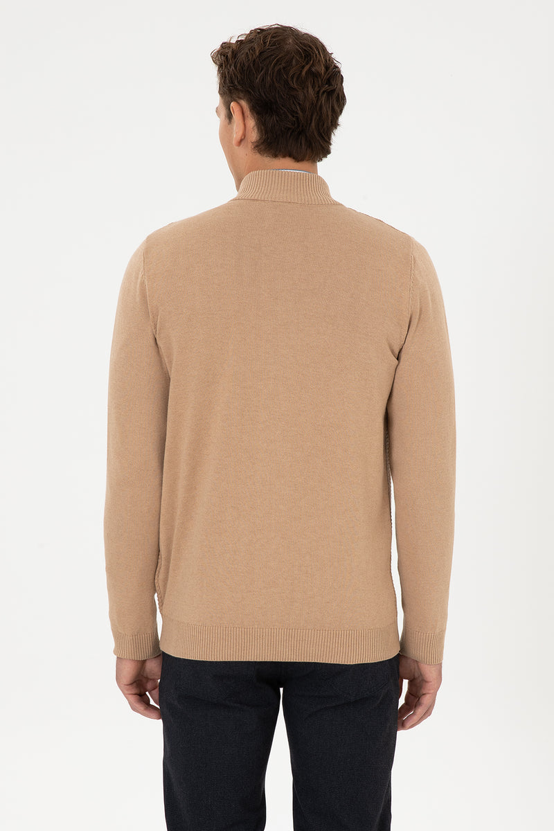 Pulover Tip Cardigan Barbat Pe Crem Cu Fermoar Complet