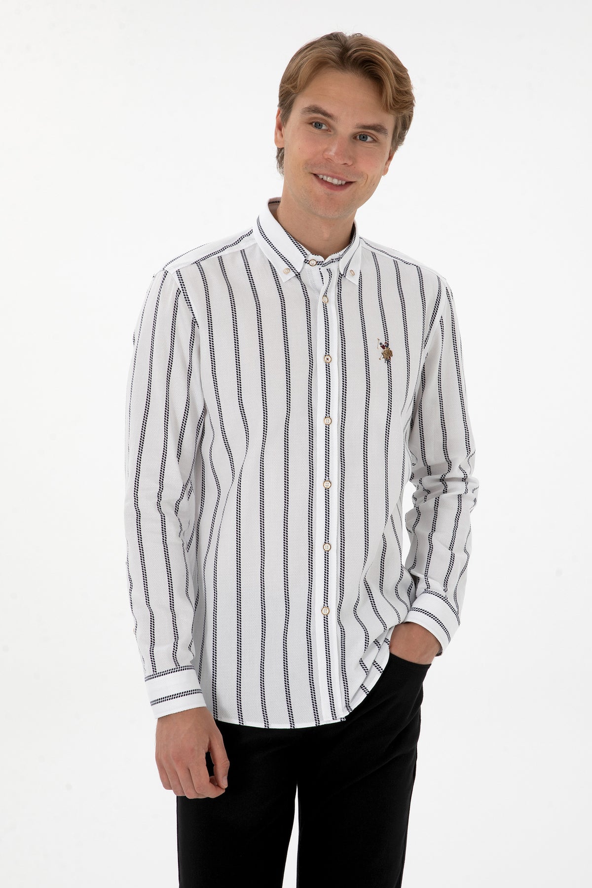 Camasa Barbat Pe Alb Cu Dungi Bleumarin