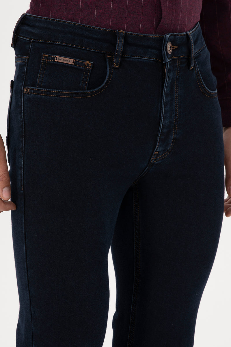 Blugi Barbat Pe Bleumarin Inchis