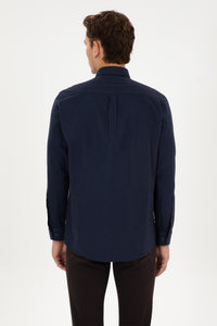 Camasa Barbat Pe Bleumarin Cu Textura