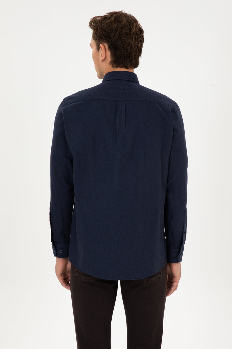 Camasa Barbat Pe Bleumarin Cu Textura