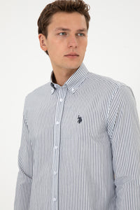 Camasa Barbat Pe Fond Alb Cu Dungi Verticale