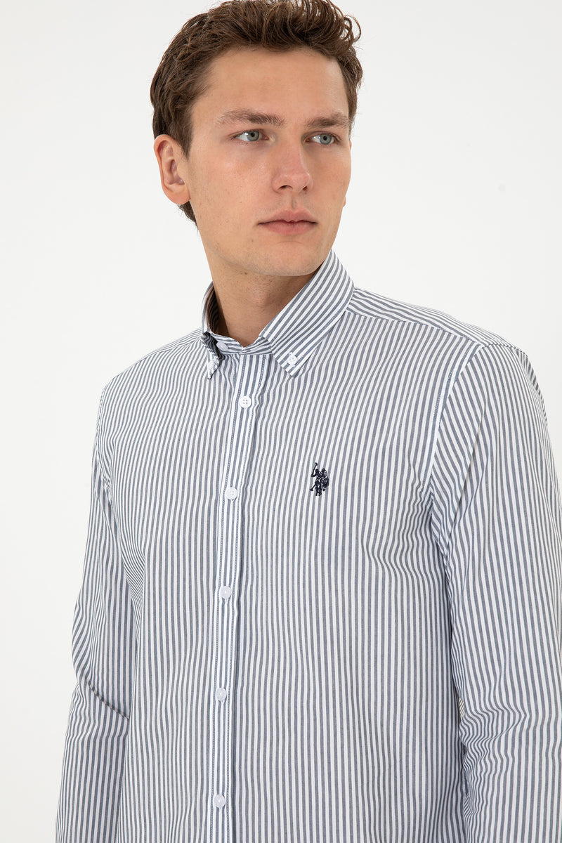 Camasa Barbat Pe Fond Alb Cu Dungi Verticale