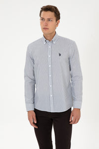 Camasa Barbat Pe Fond Alb Cu Dungi Verticale