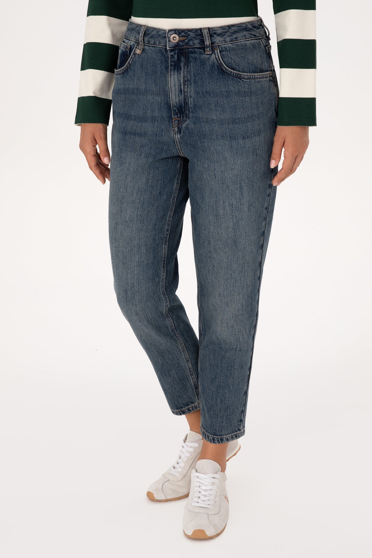 Blugi Boyfit Dama Pe Albastru Denim