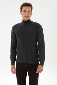 Pulover Tip Maleta Barbat Pe Gri Inchis Cu Guler Simplu