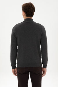 Pulover Tip Maleta Barbat Pe Gri Inchis Cu Guler Simplu