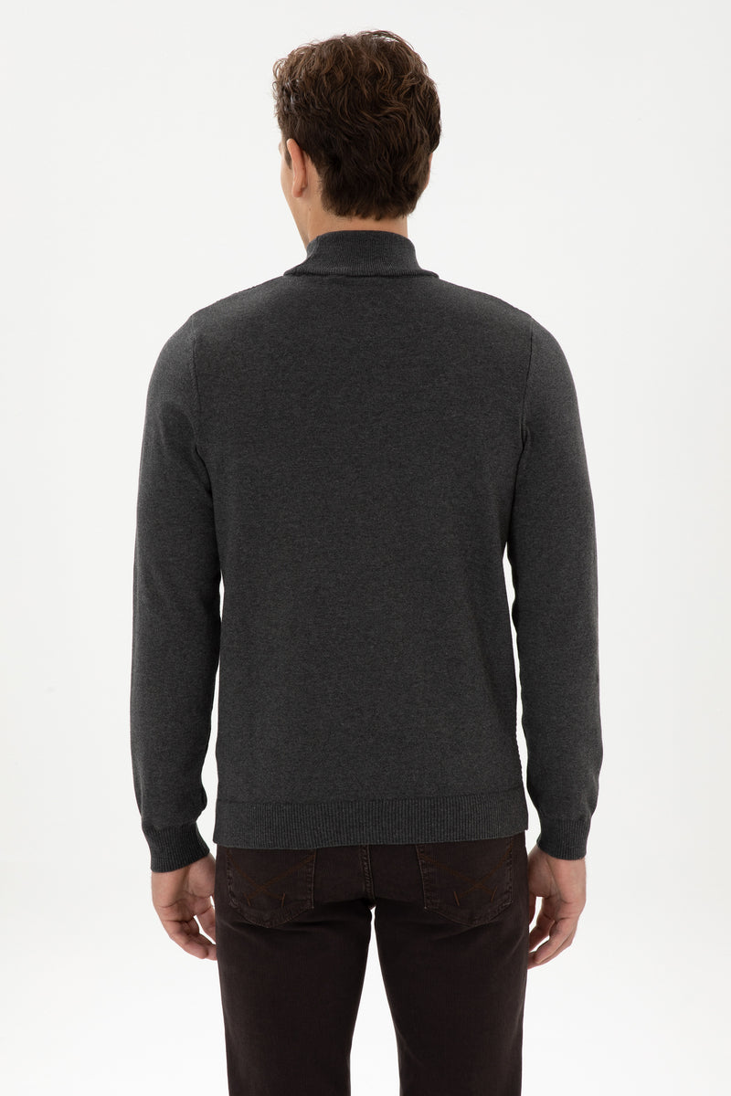 Pulover Tip Maleta Barbat Pe Gri Inchis Cu Guler Simplu