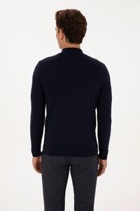 Pulover Barbat Pe Bleumarin Guler Inalt Inchis Cu Fermoar