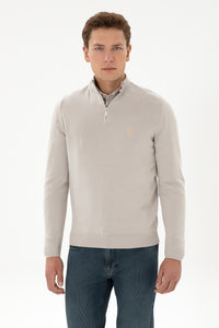 Pulover Barbat Pe Bej Guler Inalt Inchis Cu Fermoar