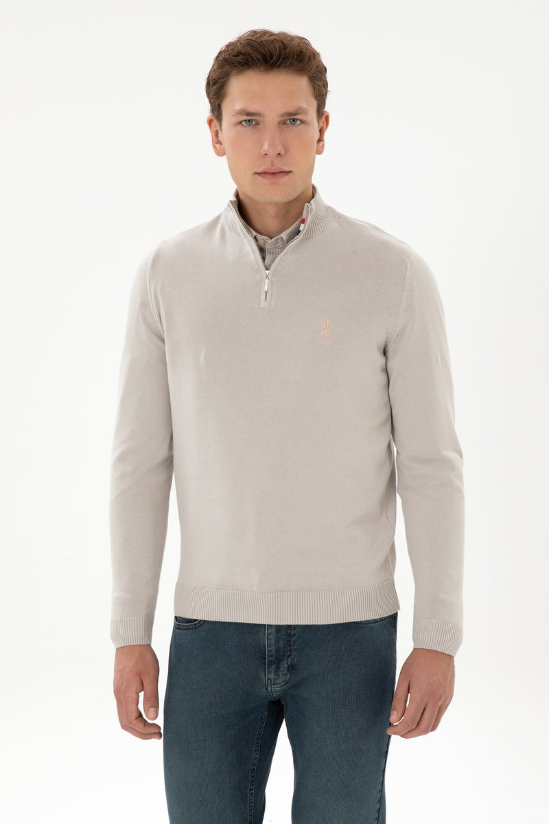 Pulover Barbat Pe Bej Guler Inalt Inchis Cu Fermoar