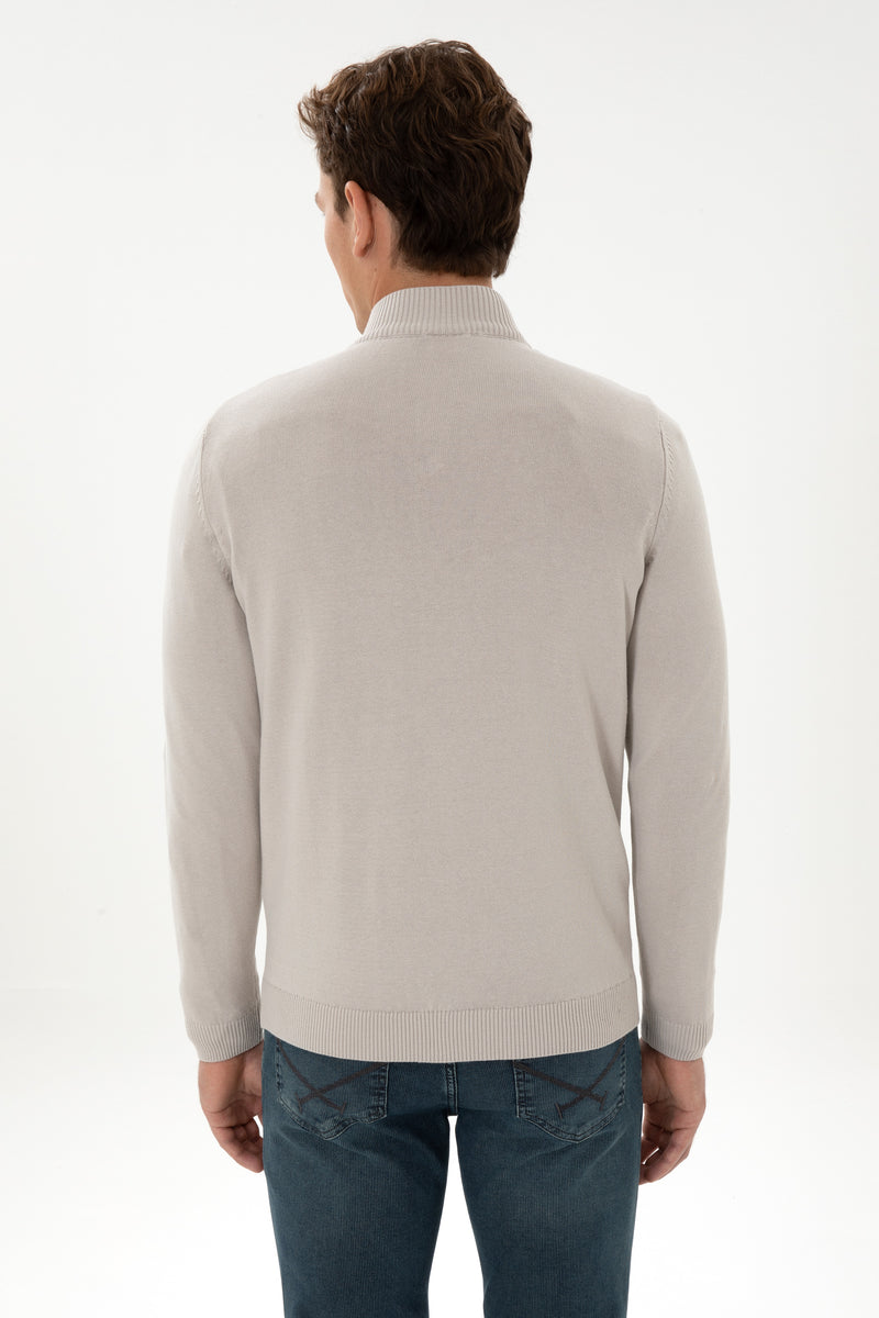 Pulover Barbat Pe Bej Guler Inalt Inchis Cu Fermoar