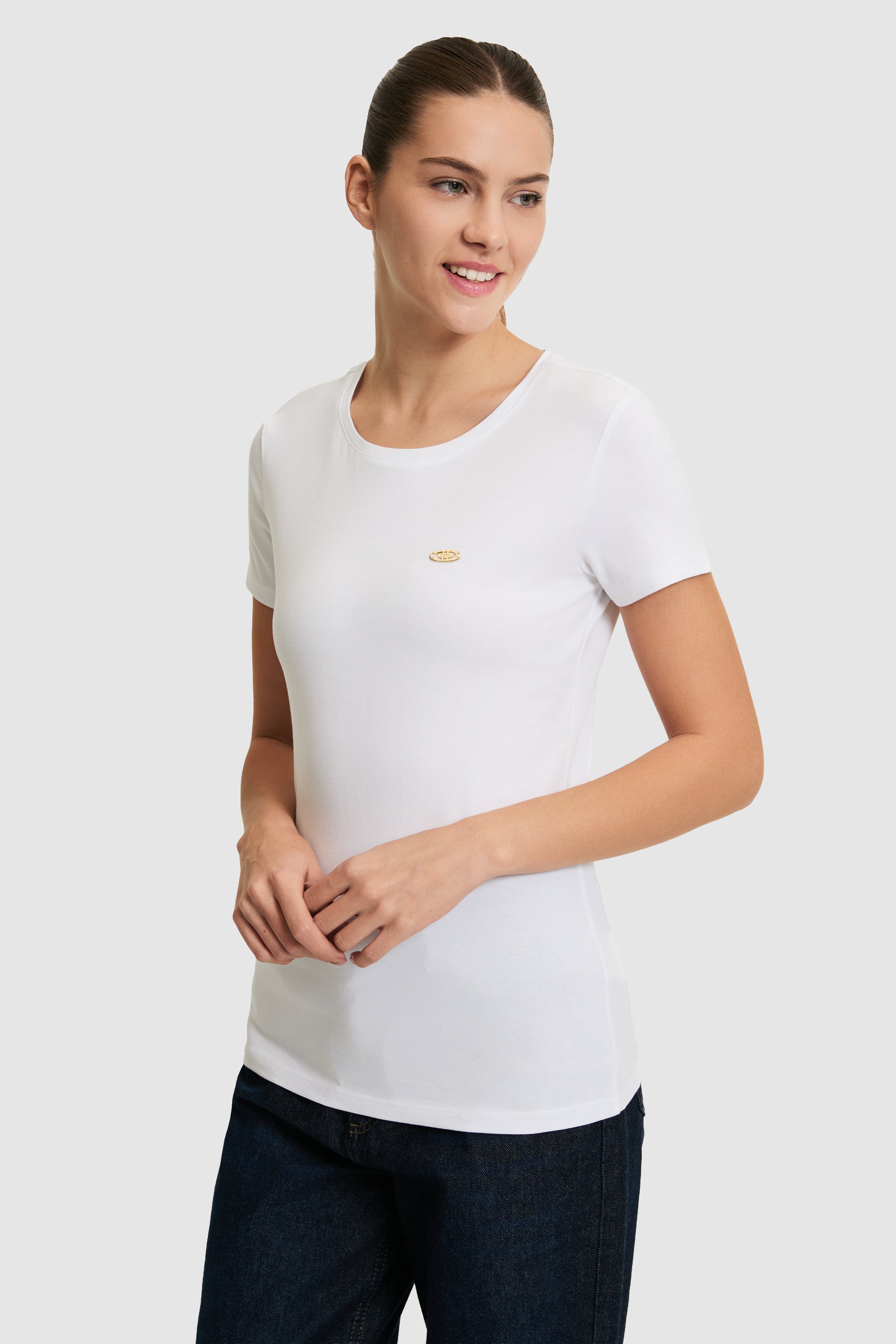 Tricou Damă Alb Cu Decolteu Rotund Și Logo Atașat