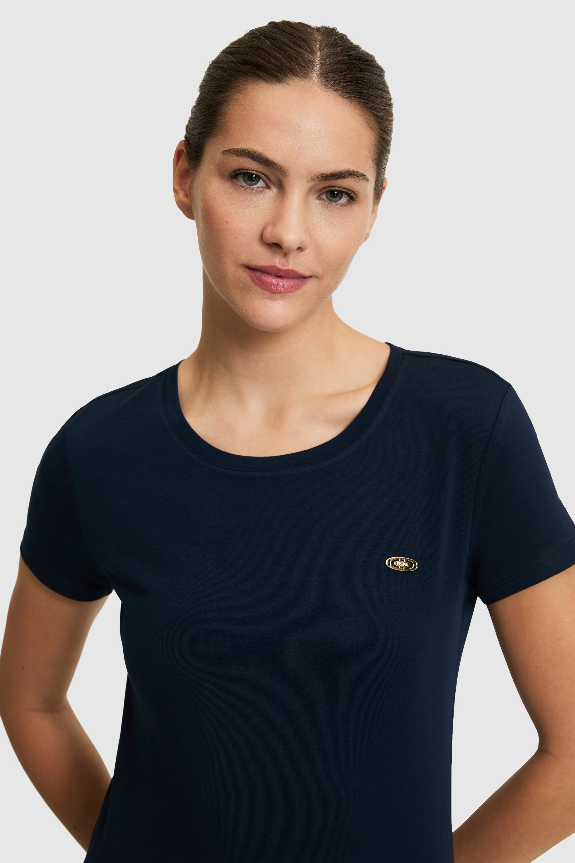 Tricou Damă Bleumarin Cu Decolteu Rotund Și Logo Atașat