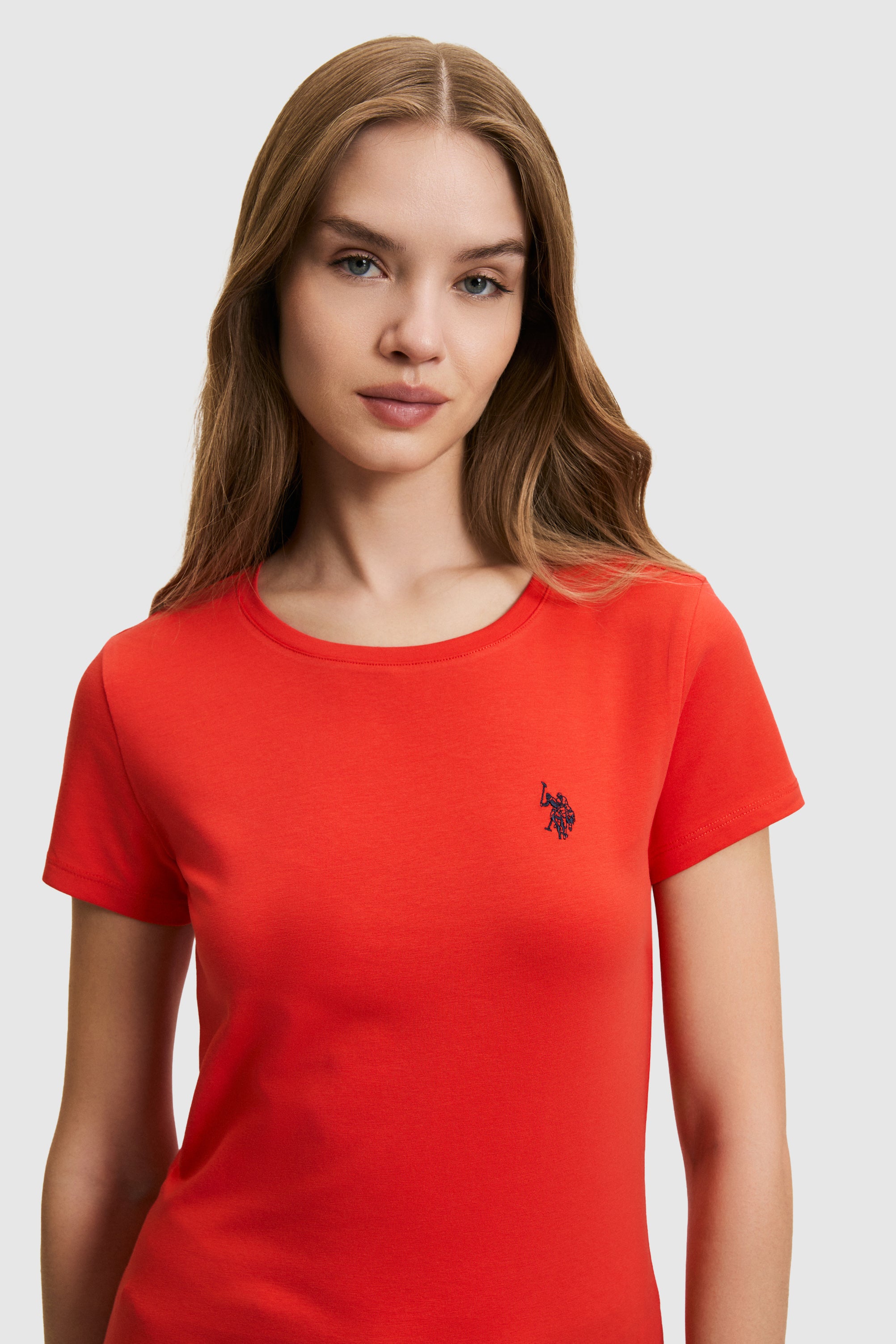 Tricou Damă Cu Decolteu La Baza Gatului Rosu Cu Logo