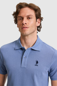 Tricou Polo Bărbați Albastru Prăfuit Cu Logo Brodat