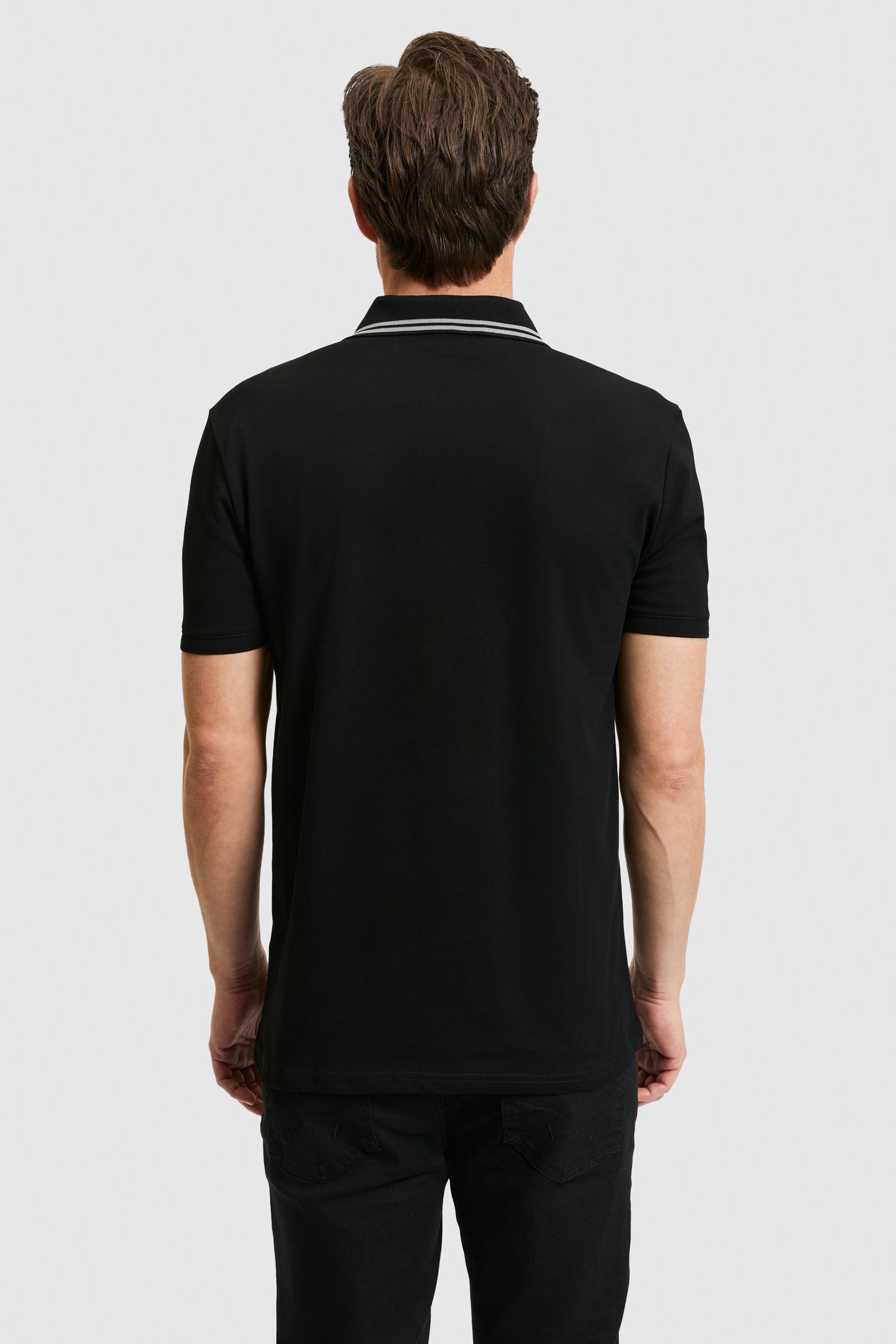 Tricou Polo Bărbați Negru Cu Detalii Guler Și Logo Brodat