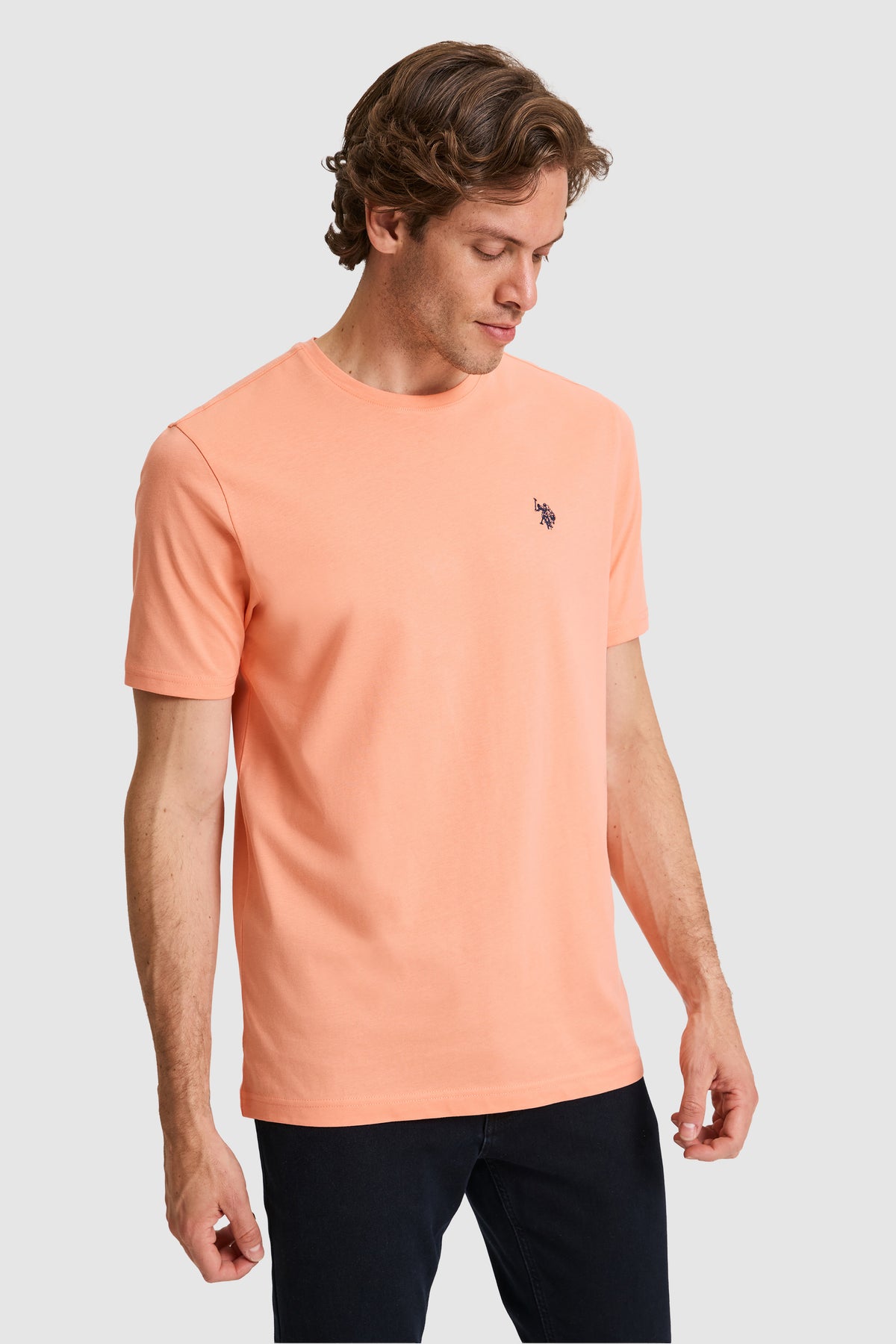Tricou Bărbați Roz Piersică Cu Decolteu Rotund Și Logo Discret
